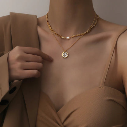 Mercori women´s gold geometric pendant necklace